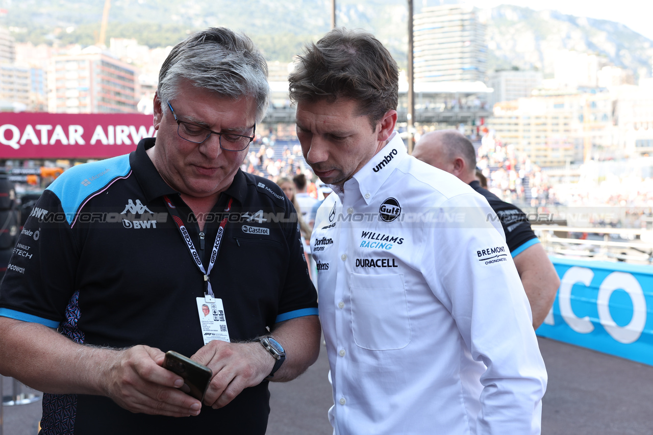 GP MONACO, (L to R): Otmar Szafnauer (USA) Alpine F1 Team, Team Principal with James Vowles (GBR) Williams Racing Team Principal.

27.05.2023. Formula 1 World Championship, Rd 7, Monaco Grand Prix, Monte Carlo, Monaco, Qualifiche Day.

- www.xpbimages.com, EMail: requests@xpbimages.com ¬© Copyright: Bearne / XPB Images