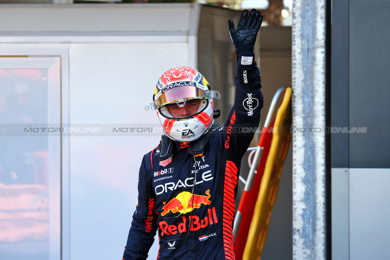 GP MONACO, Max Verstappen (NLD) Red Bull Racing celebrates his pole position in qualifying parc ferme.

27.05.2023. Formula 1 World Championship, Rd 7, Monaco Grand Prix, Monte Carlo, Monaco, Qualifiche Day.

 - www.xpbimages.com, EMail: requests@xpbimages.com ¬© Copyright: Coates / XPB Images