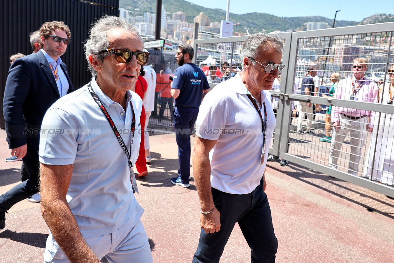 GP MONACO, (L to R): Alain Prost (FRA) with Jean Alesi (FRA).

27.05.2023. Formula 1 World Championship, Rd 7, Monaco Grand Prix, Monte Carlo, Monaco, Qualifiche Day.

- www.xpbimages.com, EMail: requests@xpbimages.com ¬© Copyright: Moy / XPB Images