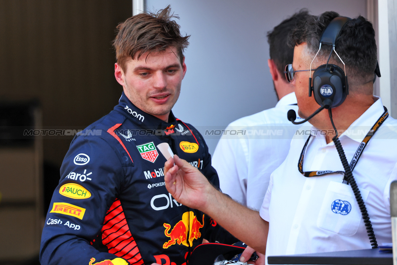 GP MONACO, Pole sitter Max Verstappen (NLD) Red Bull Racing in qualifying parc ferme.

27.05.2023. Formula 1 World Championship, Rd 7, Monaco Grand Prix, Monte Carlo, Monaco, Qualifiche Day.

- www.xpbimages.com, EMail: requests@xpbimages.com ¬© Copyright: Batchelor / XPB Images