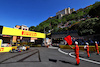 GP MONACO, Lando Norris (GBR) McLaren MCL60 as marshals wave red flags during qualifying.
27.05.2023. Formula 1 World Championship, Rd 7, Monaco Grand Prix, Monte Carlo, Monaco, Qualifiche Day.
 - www.xpbimages.com, EMail: requests@xpbimages.com ¬© Copyright: Coates / XPB Images