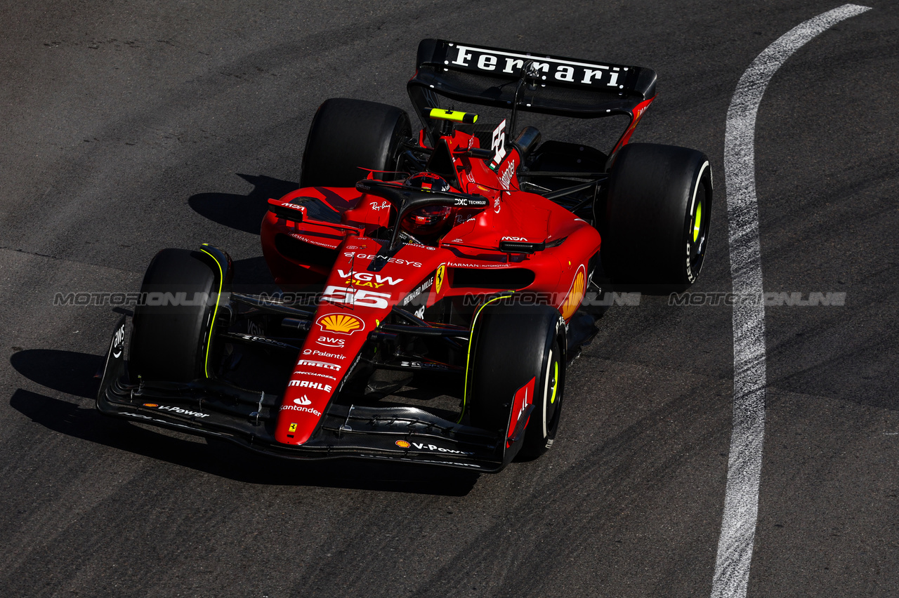 GP MONACO, Carlos Sainz Jr (ESP), Ferrari 
26.05.2023. Formula 1 World Championship, Rd 7, Monaco Grand Prix, Monte Carlo, Monaco, Practice Day.
- www.xpbimages.com, EMail: requests@xpbimages.com ¬© Copyright: Charniaux / XPB Images