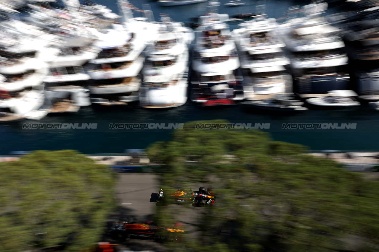 GP MONACO, Sergio Perez (MEX) Red Bull Racing RB19 e Max Verstappen (NLD) Red Bull Racing RB19.

26.05.2023. Formula 1 World Championship, Rd 7, Monaco Grand Prix, Monte Carlo, Monaco, Practice Day.

- www.xpbimages.com, EMail: requests@xpbimages.com ¬© Copyright: Bearne / XPB Images