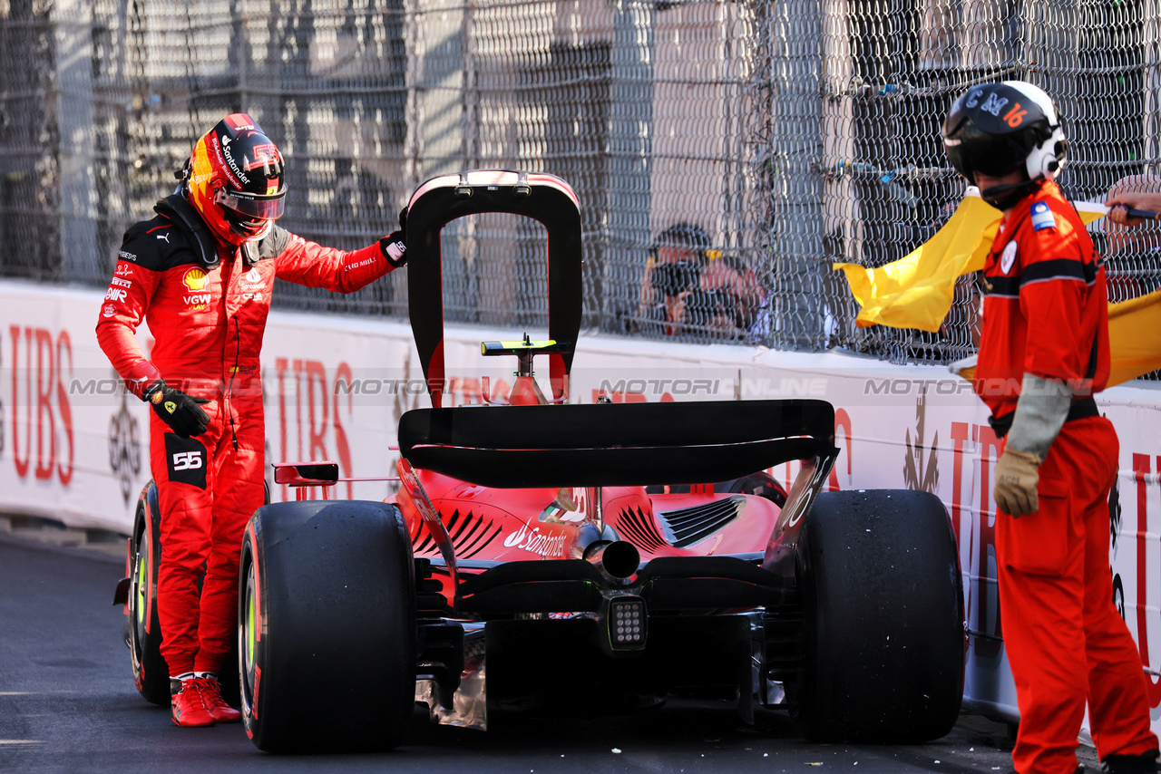 GP MONACO, Carlos Sainz Jr (ESP) Ferrari SF-23 crashed in the second practice session.

26.05.2023. Formula 1 World Championship, Rd 7, Monaco Grand Prix, Monte Carlo, Monaco, Practice Day.

- www.xpbimages.com, EMail: requests@xpbimages.com ¬© Copyright: XPB Images