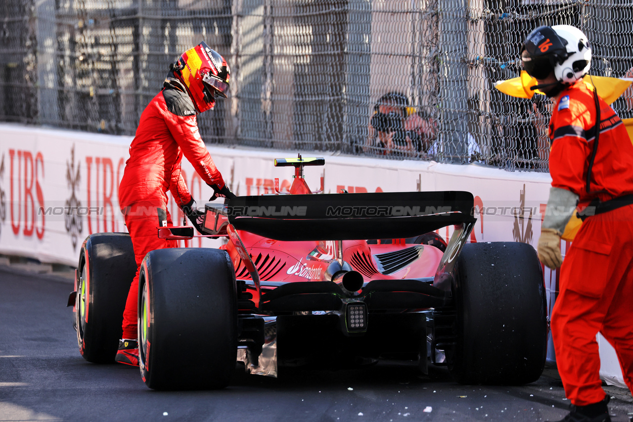 GP MONACO, Carlos Sainz Jr (ESP) Ferrari SF-23 crashed in the second practice session.

26.05.2023. Formula 1 World Championship, Rd 7, Monaco Grand Prix, Monte Carlo, Monaco, Practice Day.

- www.xpbimages.com, EMail: requests@xpbimages.com ¬© Copyright: XPB Images