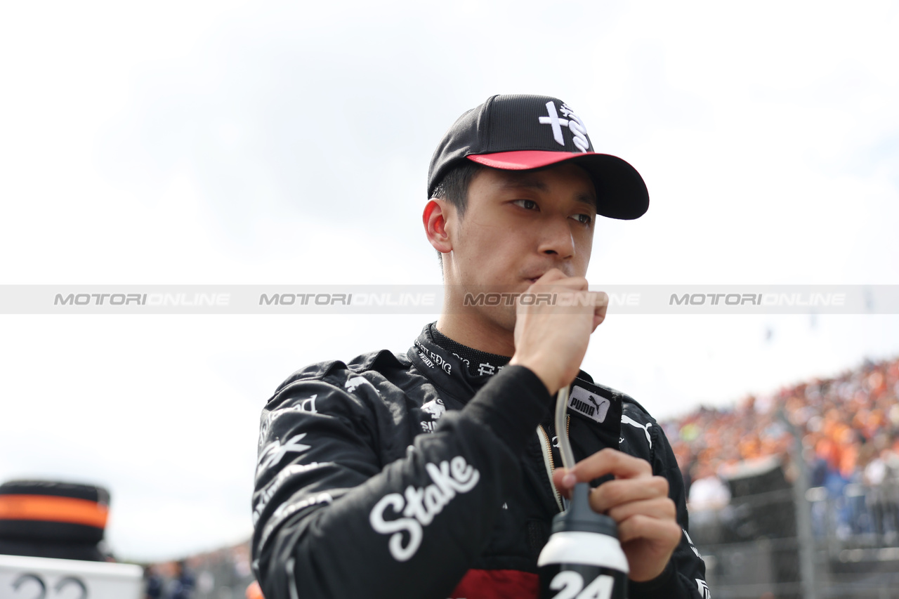 GP OLANDA, Zhou Guanyu (CHN) Alfa Romeo F1 Team on the grid.

27.08.2023. Formula 1 World Championship, Rd 14, Dutch Grand Prix, Zandvoort, Netherlands, Gara Day.

- www.xpbimages.com, EMail: requests@xpbimages.com © Copyright: Bearne / XPB Images