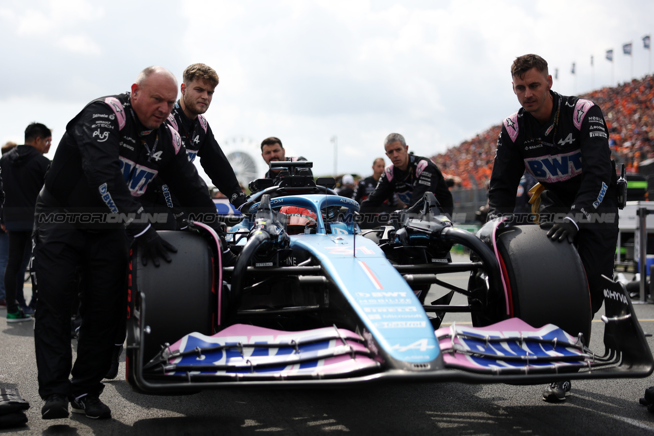 GP OLANDA, Esteban Ocon (FRA) Alpine F1 Team A523 on the grid.

27.08.2023. Formula 1 World Championship, Rd 14, Dutch Grand Prix, Zandvoort, Netherlands, Gara Day.

- www.xpbimages.com, EMail: requests@xpbimages.com © Copyright: Bearne / XPB Images