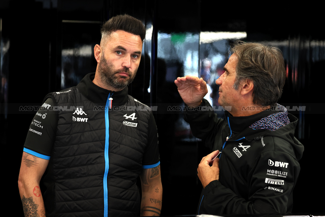 GP OLANDA, (L to R): Julian Rouse (GBR) Alpine F1 Team Interim Sporting Director with Davide Brivio (ITA) Alpine F1 Team Racing Director.

27.08.2023. Formula 1 World Championship, Rd 14, Dutch Grand Prix, Zandvoort, Netherlands, Gara Day.

- www.xpbimages.com, EMail: requests@xpbimages.com © Copyright: Moy / XPB Images