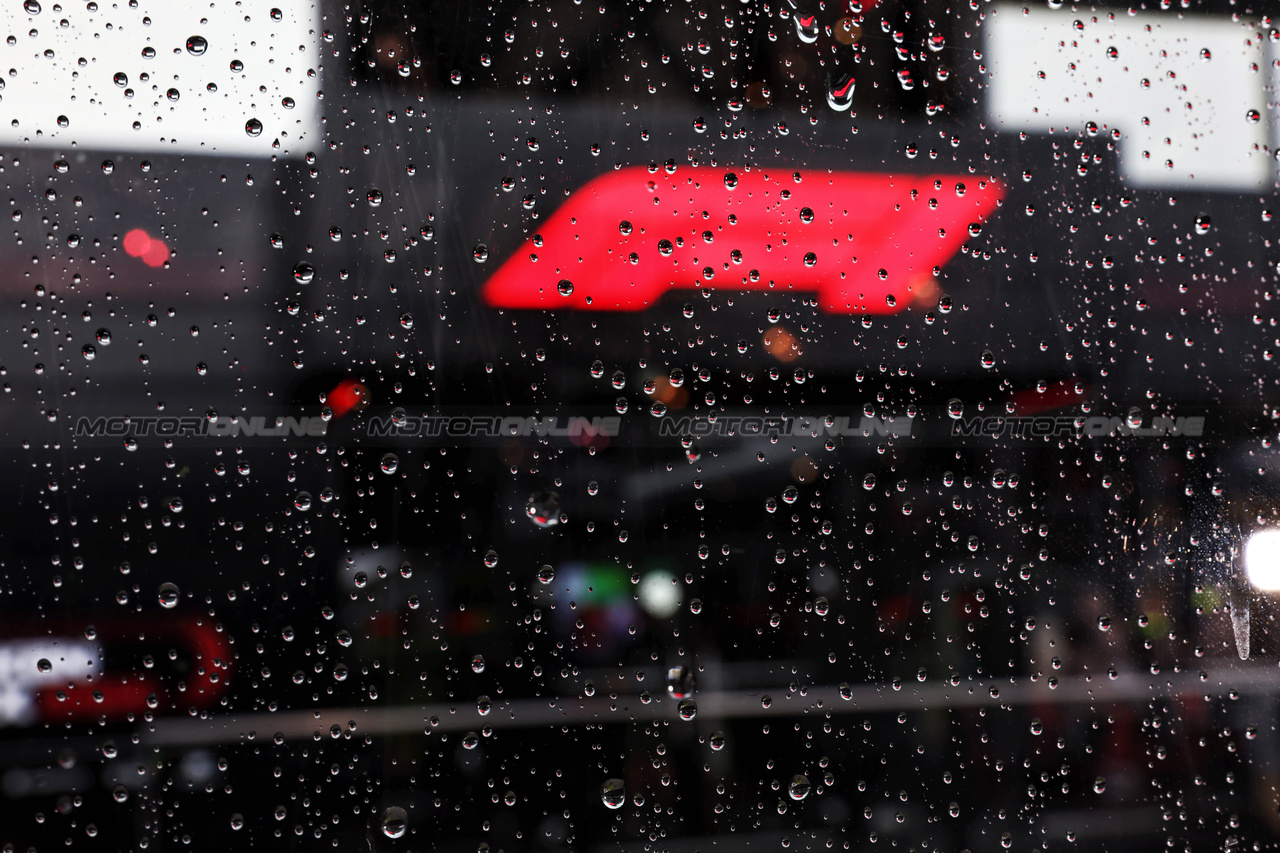 GP OLANDA, Circuit Atmosfera - rain drops.

27.08.2023. Formula 1 World Championship, Rd 14, Dutch Grand Prix, Zandvoort, Netherlands, Gara Day.

- www.xpbimages.com, EMail: requests@xpbimages.com © Copyright: Moy / XPB Images