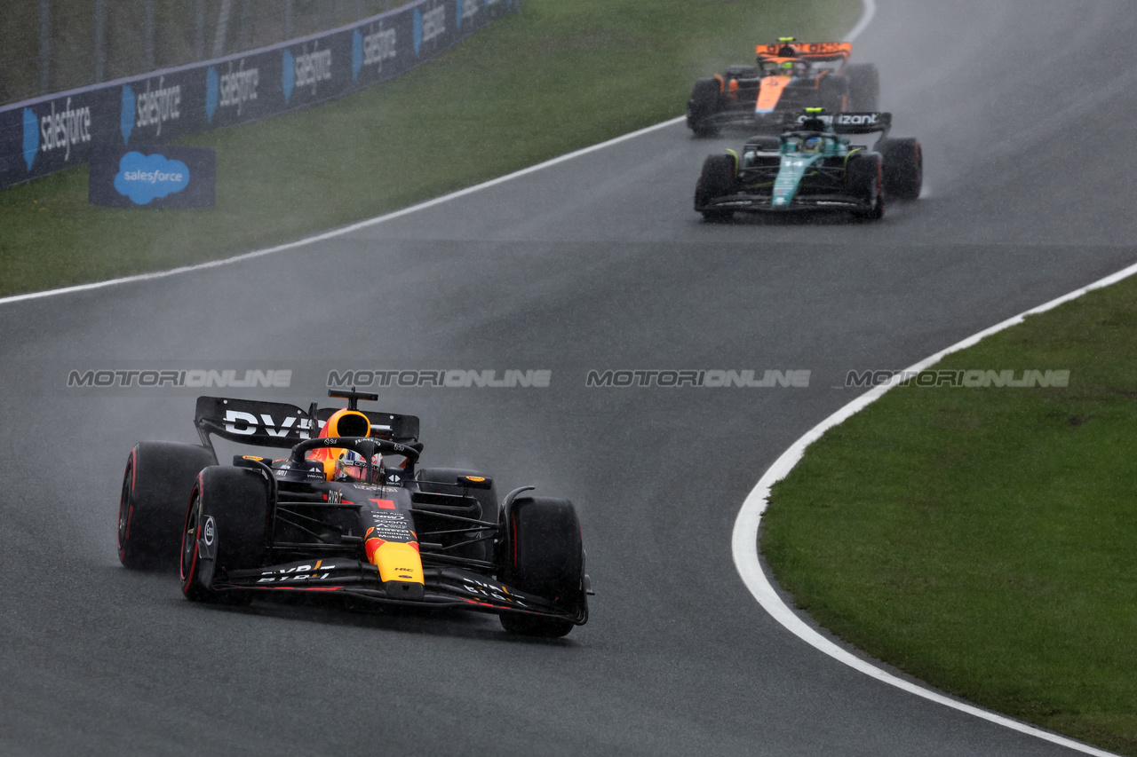 GP OLANDA, Max Verstappen (NLD) Red Bull Racing RB19.

27.08.2023. Formula 1 World Championship, Rd 14, Dutch Grand Prix, Zandvoort, Netherlands, Gara Day.

- www.xpbimages.com, EMail: requests@xpbimages.com © Copyright: Bearne / XPB Images