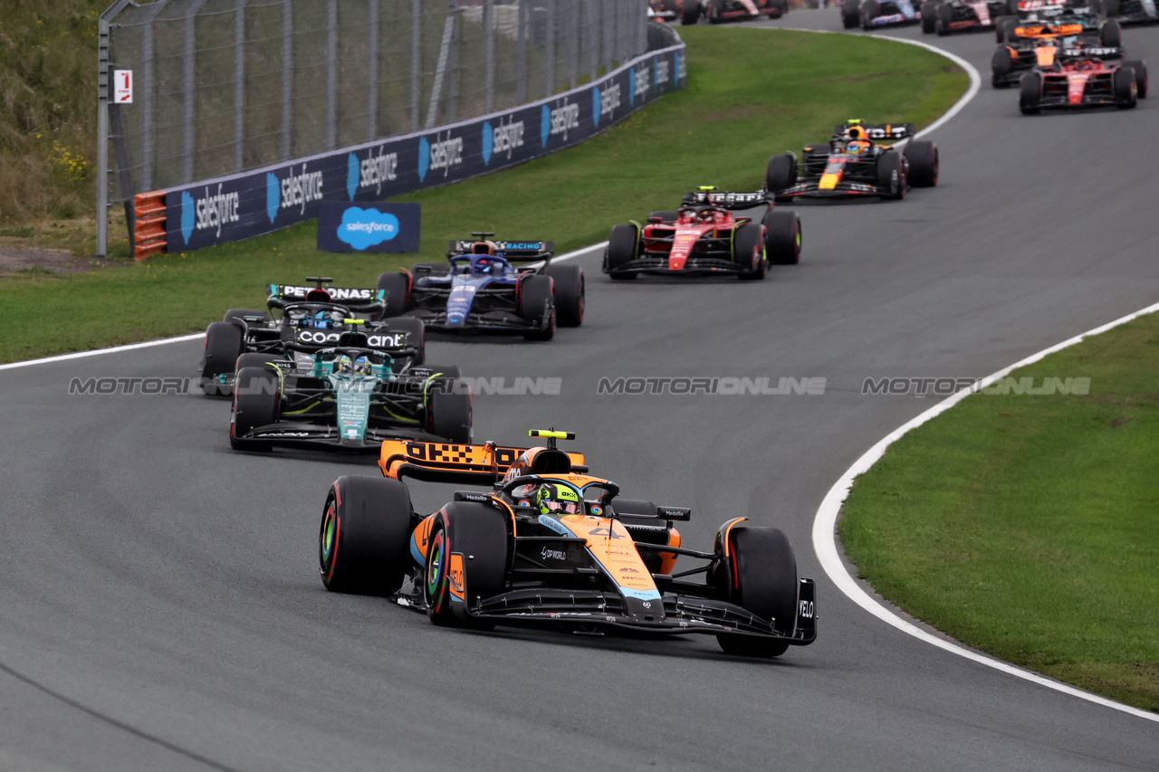 GP OLANDA, Lando Norris (GBR) McLaren MCL60.

27.08.2023. Formula 1 World Championship, Rd 14, Dutch Grand Prix, Zandvoort, Netherlands, Gara Day.

- www.xpbimages.com, EMail: requests@xpbimages.com © Copyright: Bearne / XPB Images