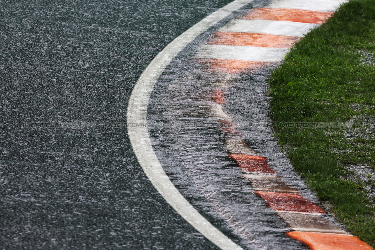 GP OLANDA, Heavy rain falls during the race.

27.08.2023. Formula 1 World Championship, Rd 14, Dutch Grand Prix, Zandvoort, Netherlands, Gara Day.

- www.xpbimages.com, EMail: requests@xpbimages.com © Copyright: Miltenburg / XPB Images