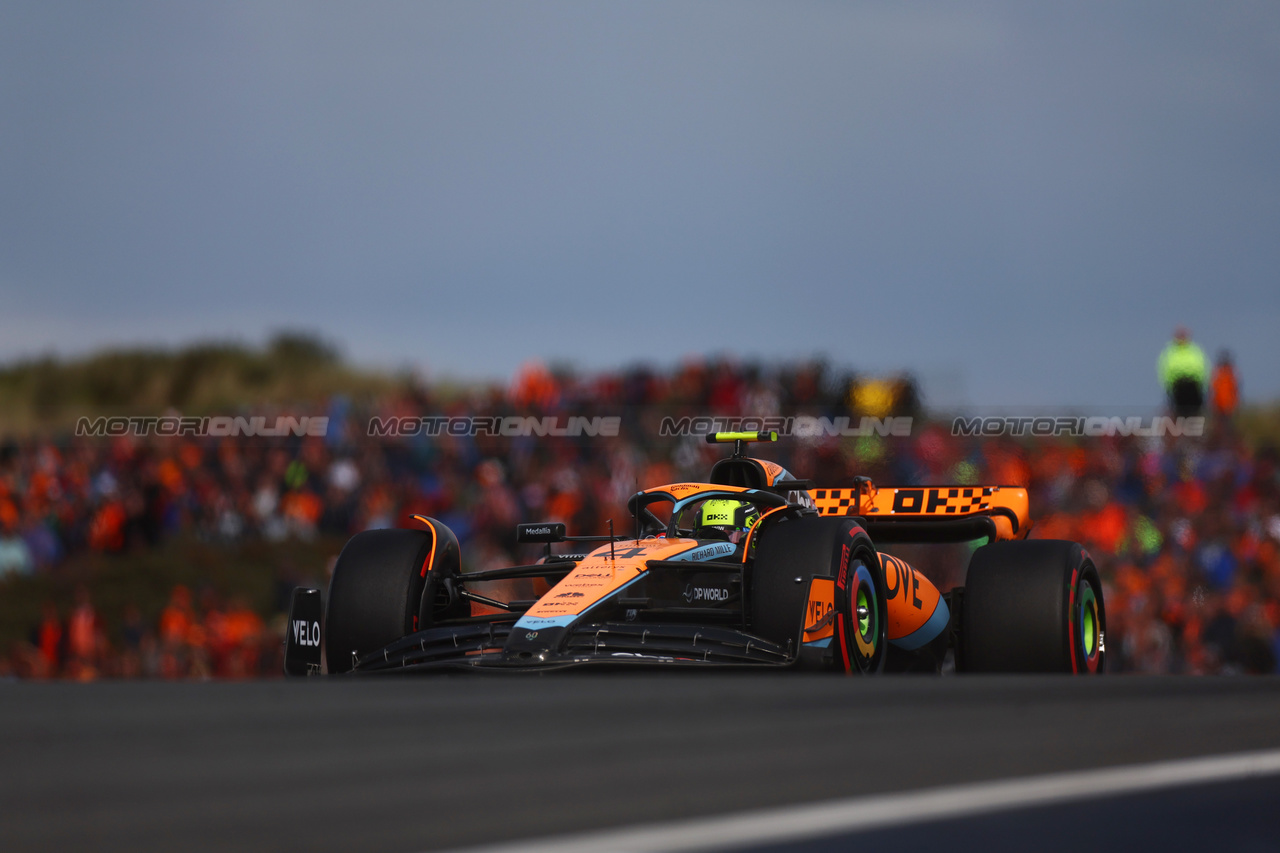 GP OLANDA, Lando Norris (GBR) McLaren MCL60.

27.08.2023. Formula 1 World Championship, Rd 14, Dutch Grand Prix, Zandvoort, Netherlands, Gara Day.

 - www.xpbimages.com, EMail: requests@xpbimages.com © Copyright: Staley / XPB Images