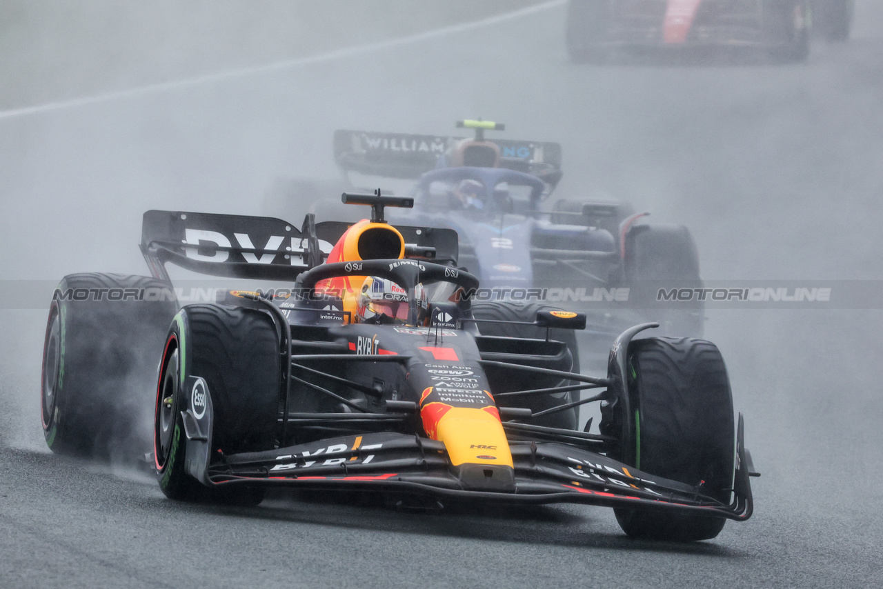 GP OLANDA, Max Verstappen (NLD) Red Bull Racing RB19.

27.08.2023. Formula 1 World Championship, Rd 14, Dutch Grand Prix, Zandvoort, Netherlands, Gara Day.

- www.xpbimages.com, EMail: requests@xpbimages.com © Copyright: Bearne / XPB Images