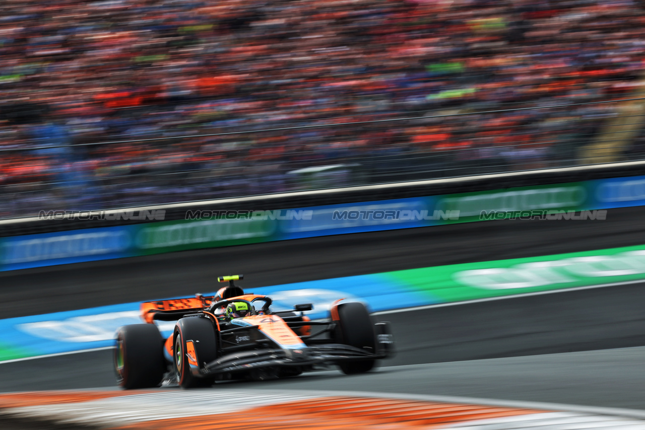 GP OLANDA, Lando Norris (GBR) McLaren MCL60.

27.08.2023. Formula 1 World Championship, Rd 14, Dutch Grand Prix, Zandvoort, Netherlands, Gara Day.

- www.xpbimages.com, EMail: requests@xpbimages.com © Copyright: Bearne / XPB Images