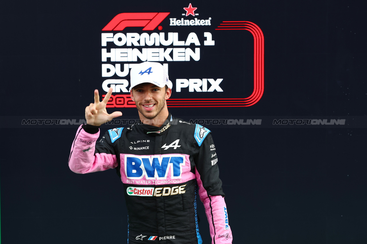 GP OLANDA, Pierre Gasly (FRA) Alpine F1 Team celebrates his third position in parc ferme.

27.08.2023. Formula 1 World Championship, Rd 14, Dutch Grand Prix, Zandvoort, Netherlands, Gara Day.

- www.xpbimages.com, EMail: requests@xpbimages.com © Copyright: Bearne / XPB Images