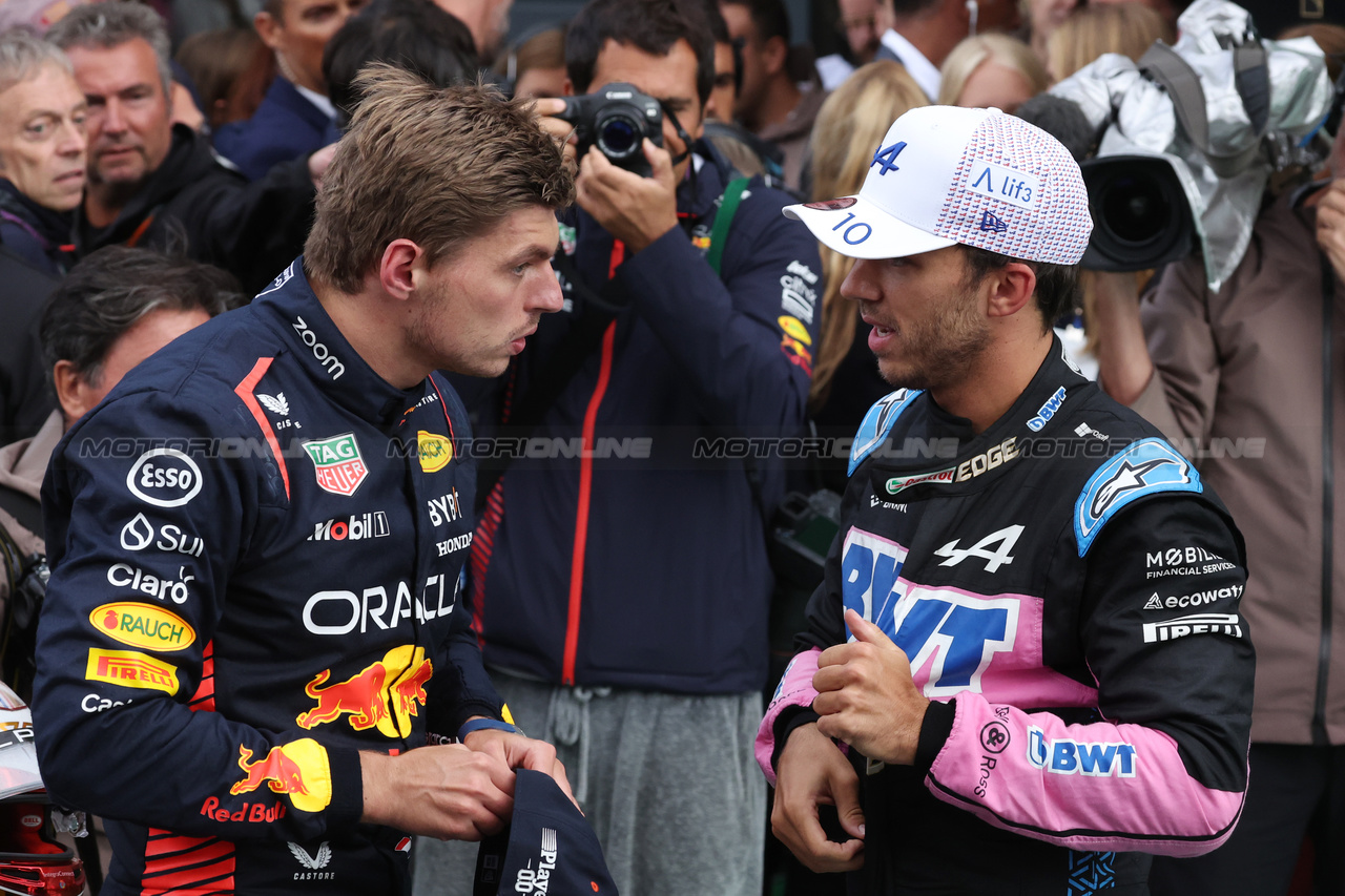 GP OLANDA, (L to R): Gara winner Max Verstappen (NLD) Red Bull Racing in parc ferme with third placed Pierre Gasly (FRA) Alpine F1 Team.

27.08.2023. Formula 1 World Championship, Rd 14, Dutch Grand Prix, Zandvoort, Netherlands, Gara Day.

- www.xpbimages.com, EMail: requests@xpbimages.com © Copyright: Bearne / XPB Images