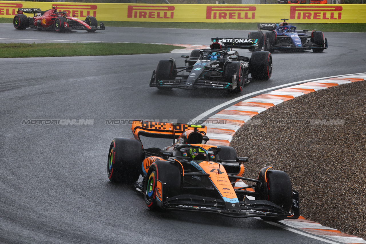 GP OLANDA, Lando Norris (GBR) McLaren MCL60.

27.08.2023. Formula 1 World Championship, Rd 14, Dutch Grand Prix, Zandvoort, Netherlands, Gara Day.

- www.xpbimages.com, EMail: requests@xpbimages.com © Copyright: Charniaux / XPB Images