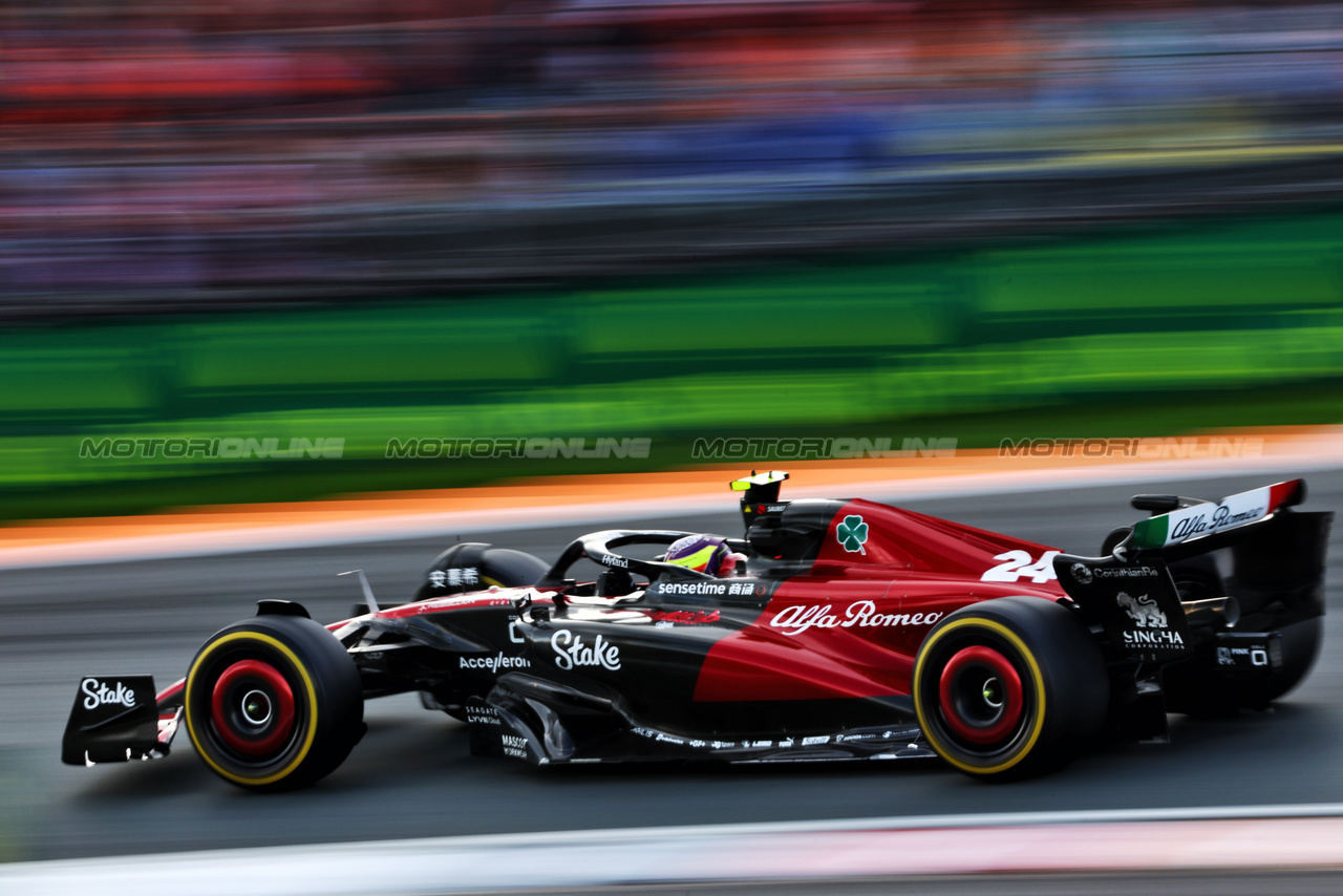GP OLANDA, Zhou Guanyu (CHN) Alfa Romeo F1 Team C43.



27.08.2023. Formula 1 World Championship, Rd 14, Dutch Grand Prix, Zandvoort, Netherlands, Gara Day.

- www.xpbimages.com, EMail: requests@xpbimages.com © Copyright: Charniaux / XPB Images
