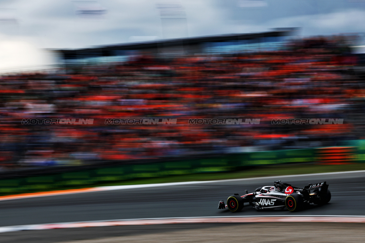 GP OLANDA, Kevin Magnussen (DEN) Haas VF-23.

27.08.2023. Formula 1 World Championship, Rd 14, Dutch Grand Prix, Zandvoort, Netherlands, Gara Day.

- www.xpbimages.com, EMail: requests@xpbimages.com © Copyright: Charniaux / XPB Images