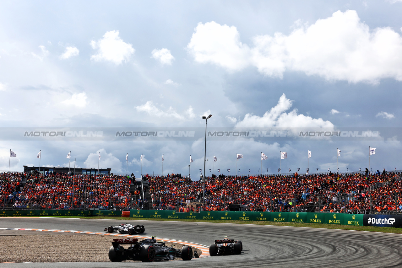 GP OLANDA, Lewis Hamilton (GBR) Mercedes AMG F1 W14.

27.08.2023. Formula 1 World Championship, Rd 14, Dutch Grand Prix, Zandvoort, Netherlands, Gara Day.

- www.xpbimages.com, EMail: requests@xpbimages.com © Copyright: Charniaux / XPB Images