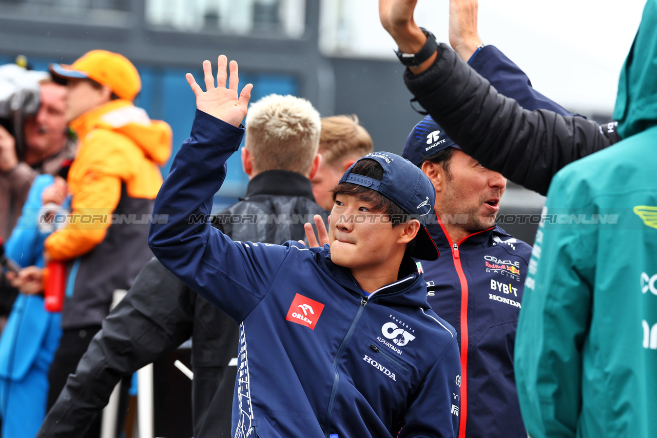 GP OLANDA, Yuki Tsunoda (JPN) AlphaTauri on the drivers' parade.

27.08.2023. Formula 1 World Championship, Rd 14, Dutch Grand Prix, Zandvoort, Netherlands, Gara Day.

 - www.xpbimages.com, EMail: requests@xpbimages.com © Copyright: Coates / XPB Images