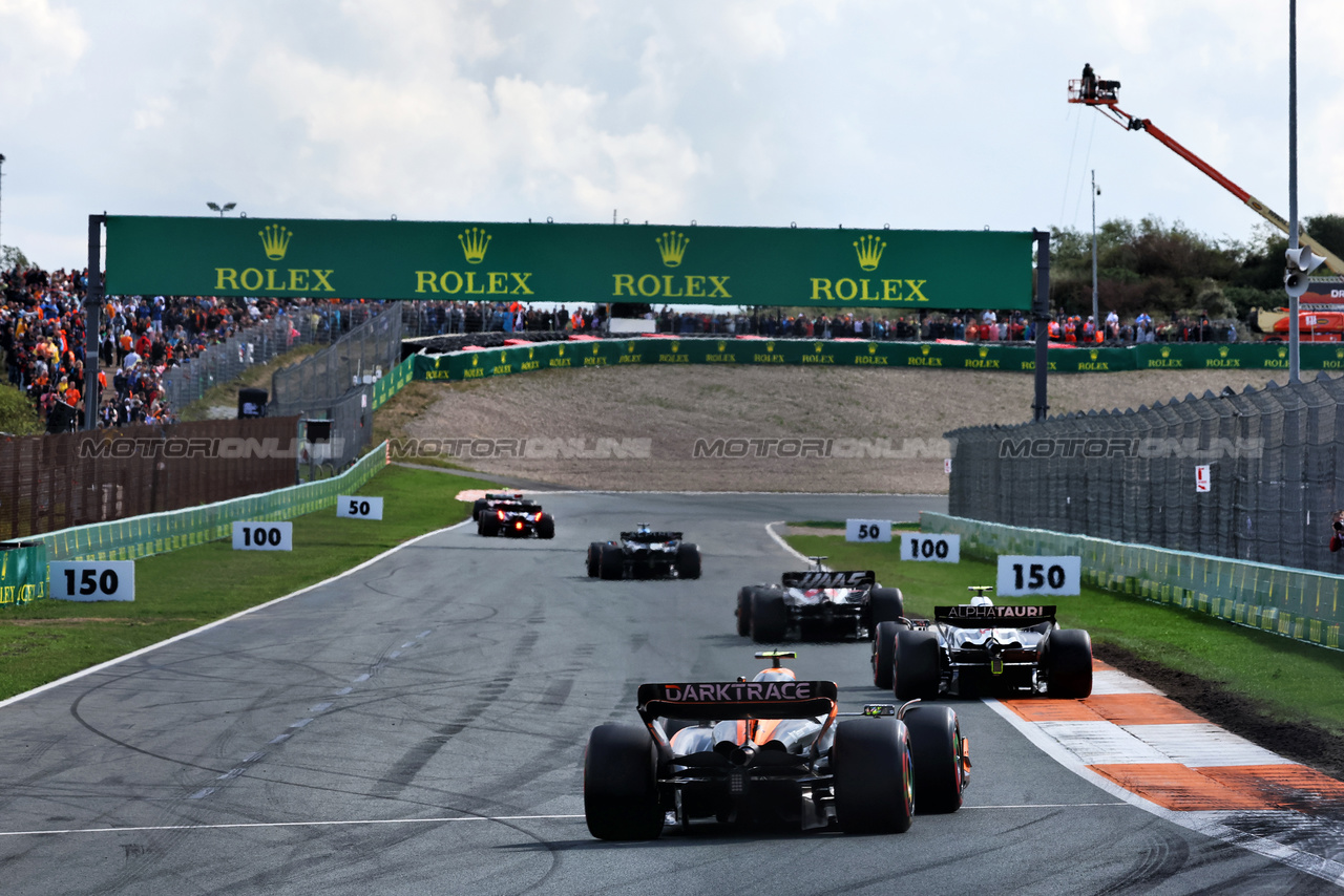 GP OLANDA, Lando Norris (GBR) McLaren MCL60.

27.08.2023. Formula 1 World Championship, Rd 14, Dutch Grand Prix, Zandvoort, Netherlands, Gara Day.

- www.xpbimages.com, EMail: requests@xpbimages.com © Copyright: Charniaux / XPB Images