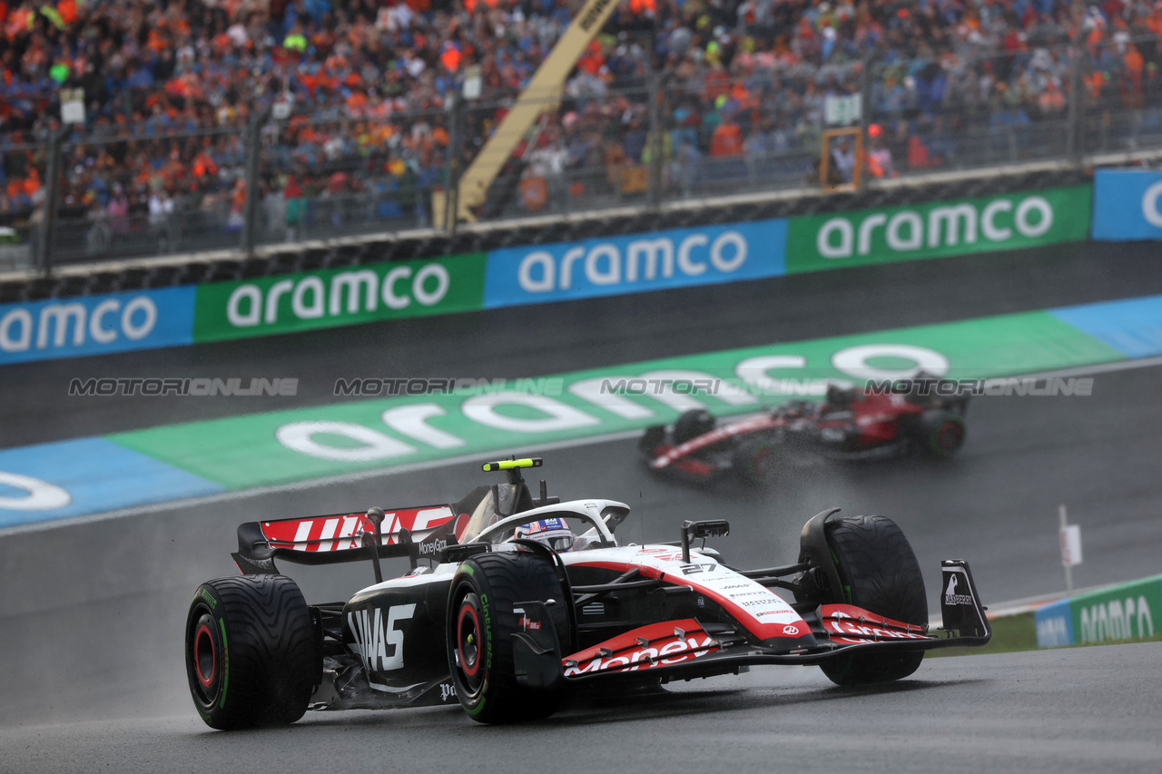GP OLANDA, Nico Hulkenberg (GER) Haas VF-23.

27.08.2023. Formula 1 World Championship, Rd 14, Dutch Grand Prix, Zandvoort, Netherlands, Gara Day.

 - www.xpbimages.com, EMail: requests@xpbimages.com © Copyright: Staley / XPB Images