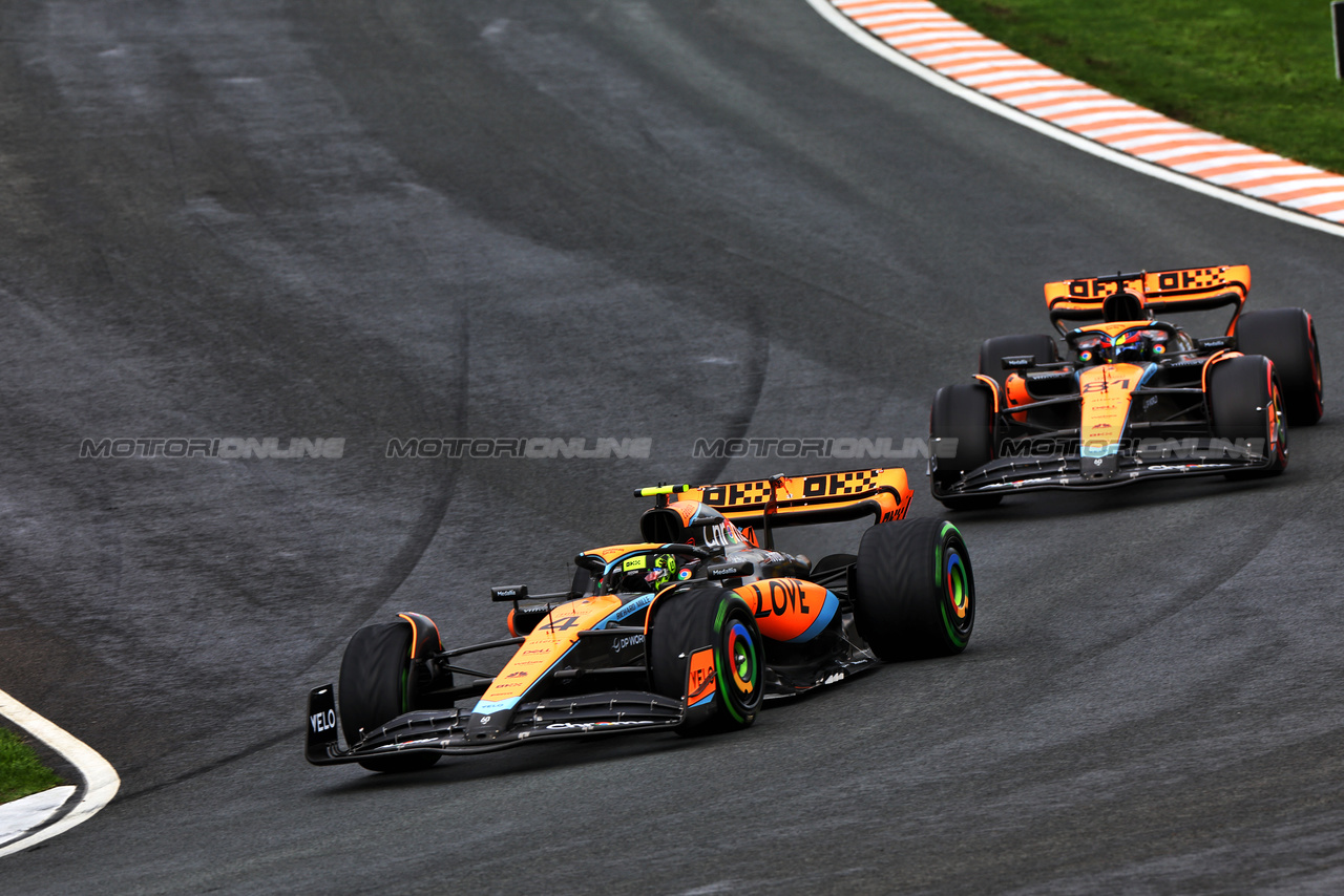GP OLANDA, Lando Norris (GBR) McLaren MCL60.

27.08.2023. Formula 1 World Championship, Rd 14, Dutch Grand Prix, Zandvoort, Netherlands, Gara Day.

 - www.xpbimages.com, EMail: requests@xpbimages.com © Copyright: Staley / XPB Images