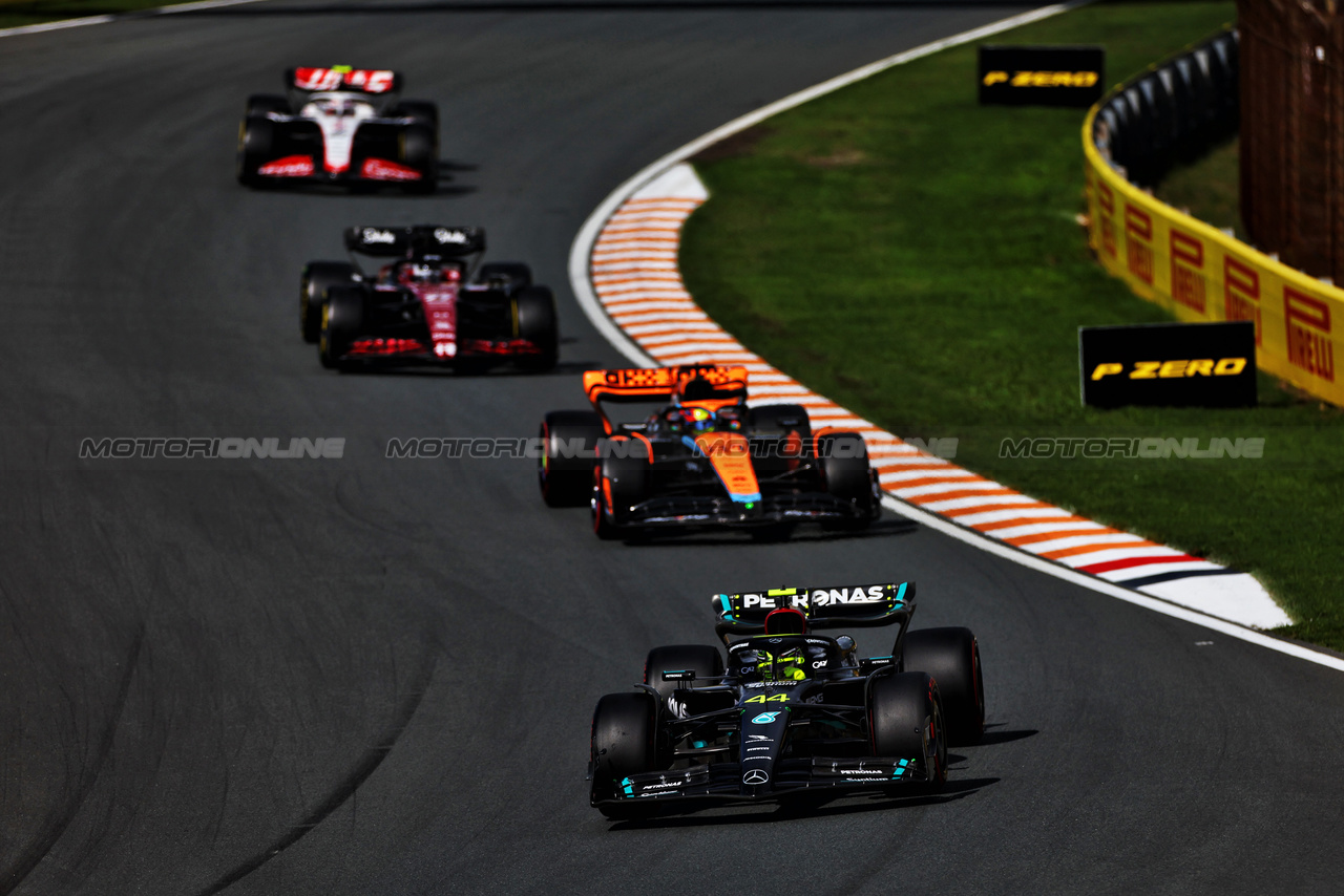 GP OLANDA, Lewis Hamilton (GBR) Mercedes AMG F1 W14.

27.08.2023. Formula 1 World Championship, Rd 14, Dutch Grand Prix, Zandvoort, Netherlands, Gara Day.

 - www.xpbimages.com, EMail: requests@xpbimages.com © Copyright: Staley / XPB Images