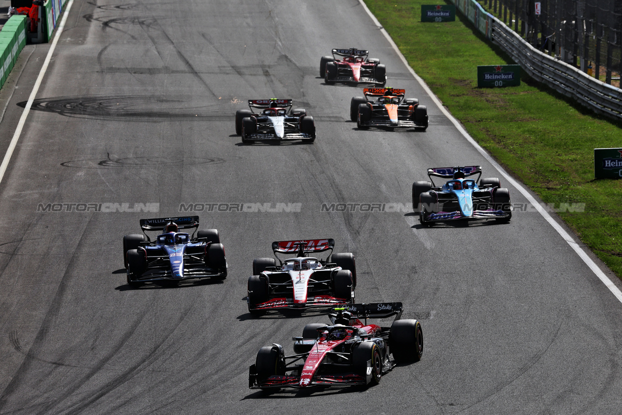 GP OLANDA, Zhou Guanyu (CHN) Alfa Romeo F1 Team C43.

27.08.2023. Formula 1 World Championship, Rd 14, Dutch Grand Prix, Zandvoort, Netherlands, Gara Day.

 - www.xpbimages.com, EMail: requests@xpbimages.com © Copyright: Coates / XPB Images