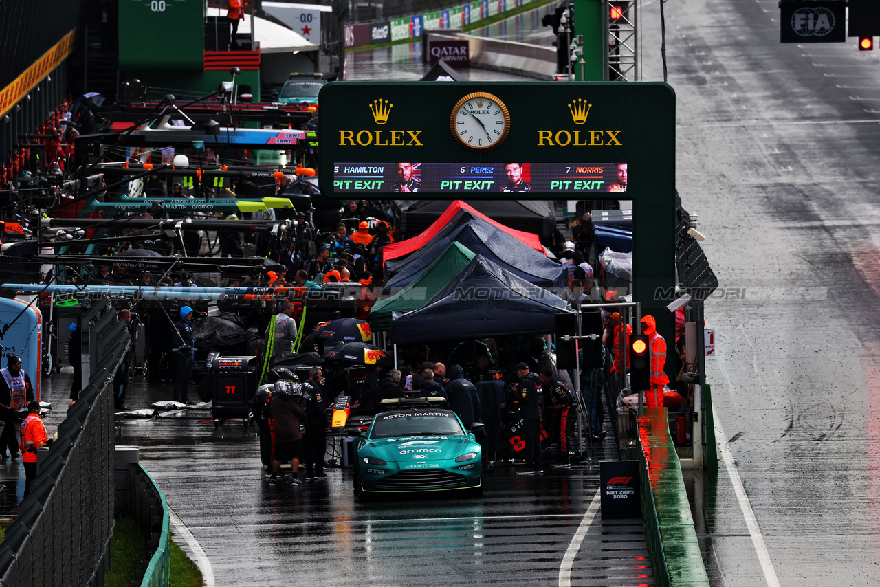GP OLANDA, The Aston Martin FIA Safety Car in the pits while the race was stopped.

27.08.2023. Formula 1 World Championship, Rd 14, Dutch Grand Prix, Zandvoort, Netherlands, Gara Day.

 - www.xpbimages.com, EMail: requests@xpbimages.com © Copyright: Coates / XPB Images