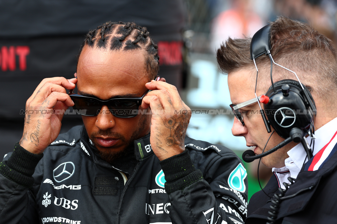 GP OLANDA, Lewis Hamilton (GBR) Mercedes AMG F1 on the grid.

27.08.2023. Formula 1 World Championship, Rd 14, Dutch Grand Prix, Zandvoort, Netherlands, Gara Day.

 - www.xpbimages.com, EMail: requests@xpbimages.com © Copyright: Coates / XPB Images