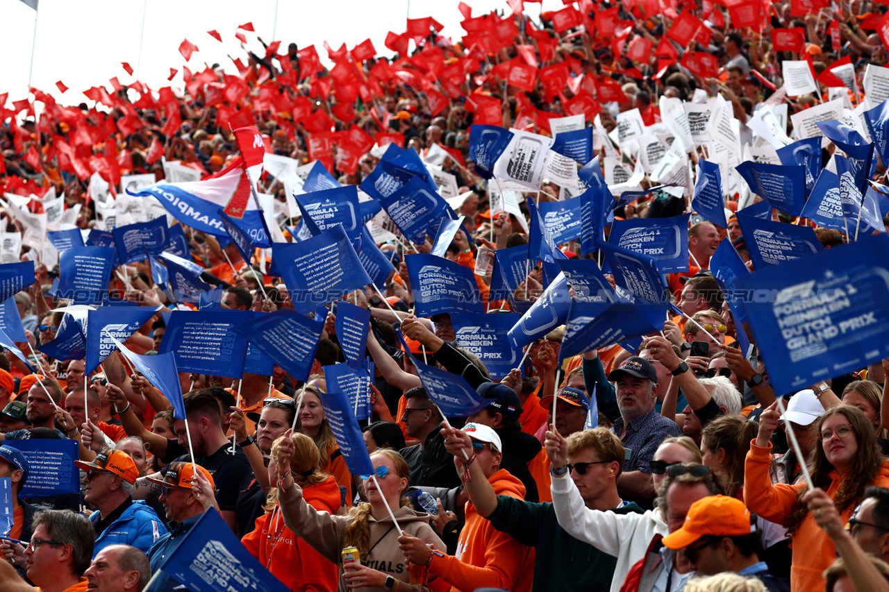 GP OLANDA, Circuit Atmosfera - fans in the grandstand.

27.08.2023. Formula 1 World Championship, Rd 14, Dutch Grand Prix, Zandvoort, Netherlands, Gara Day.

 - www.xpbimages.com, EMail: requests@xpbimages.com © Copyright: Coates / XPB Images