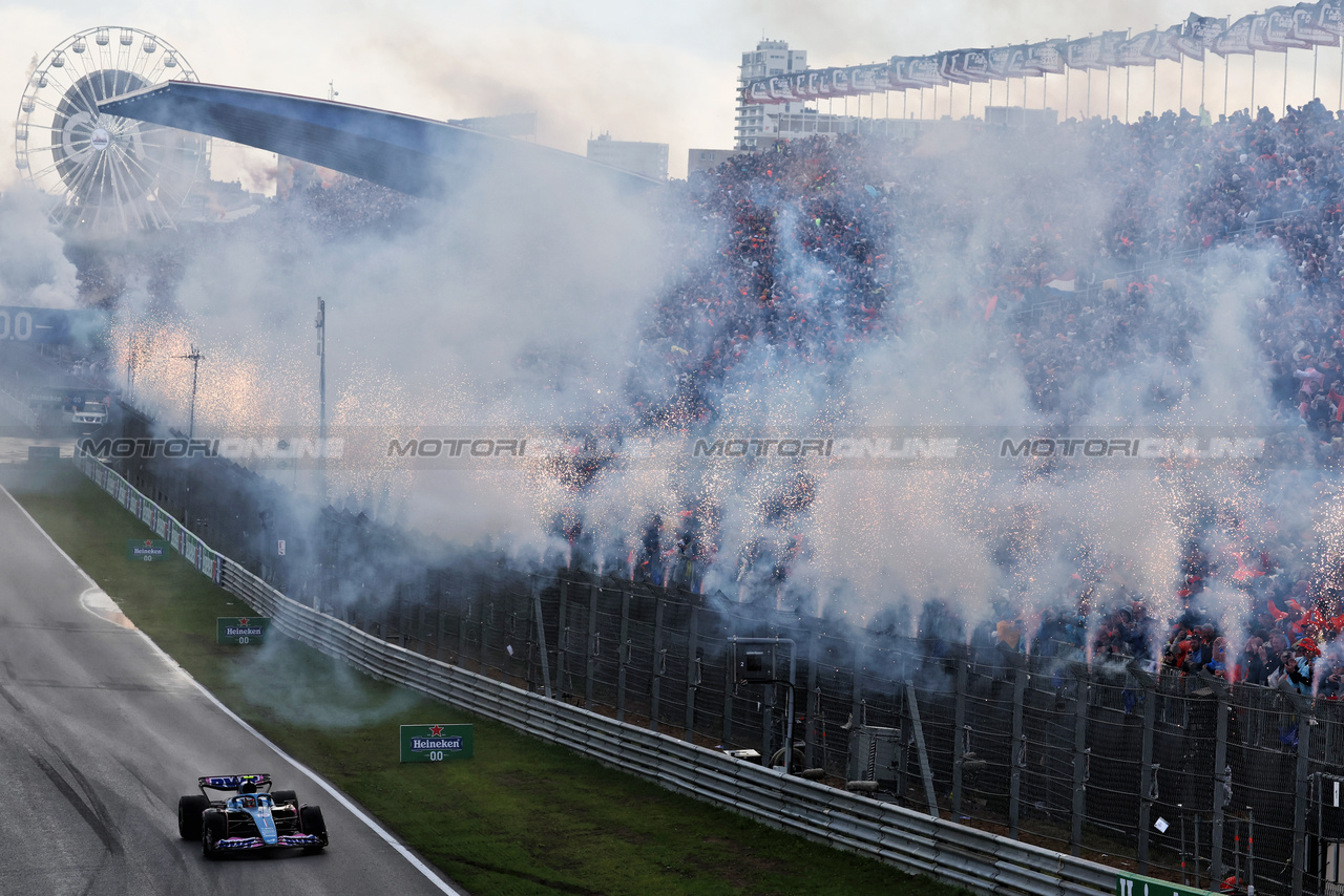GP OLANDA, Pierre Gasly (FRA) Alpine F1 Team A523 at the end of the race.

27.08.2023. Formula 1 World Championship, Rd 14, Dutch Grand Prix, Zandvoort, Netherlands, Gara Day.

 - www.xpbimages.com, EMail: requests@xpbimages.com © Copyright: Coates / XPB Images
