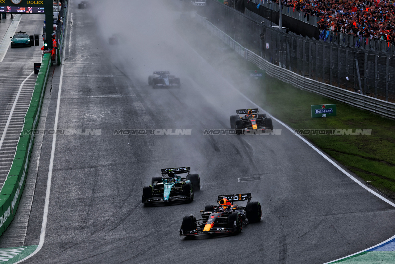 GP OLANDA, Max Verstappen (NLD) Red Bull Racing RB19.

27.08.2023. Formula 1 World Championship, Rd 14, Dutch Grand Prix, Zandvoort, Netherlands, Gara Day.

 - www.xpbimages.com, EMail: requests@xpbimages.com © Copyright: Coates / XPB Images
