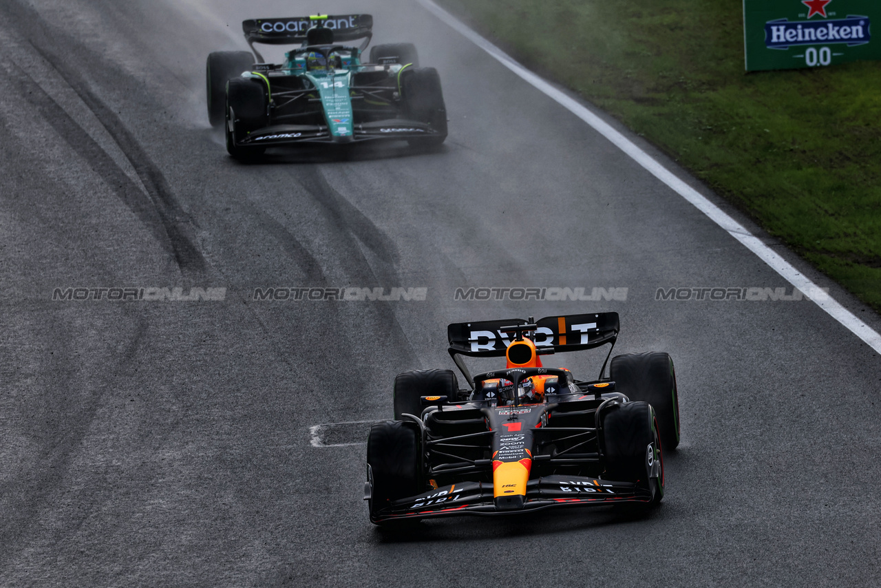 GP OLANDA, Max Verstappen (NLD) Red Bull Racing RB19.

27.08.2023. Formula 1 World Championship, Rd 14, Dutch Grand Prix, Zandvoort, Netherlands, Gara Day.

 - www.xpbimages.com, EMail: requests@xpbimages.com © Copyright: Coates / XPB Images