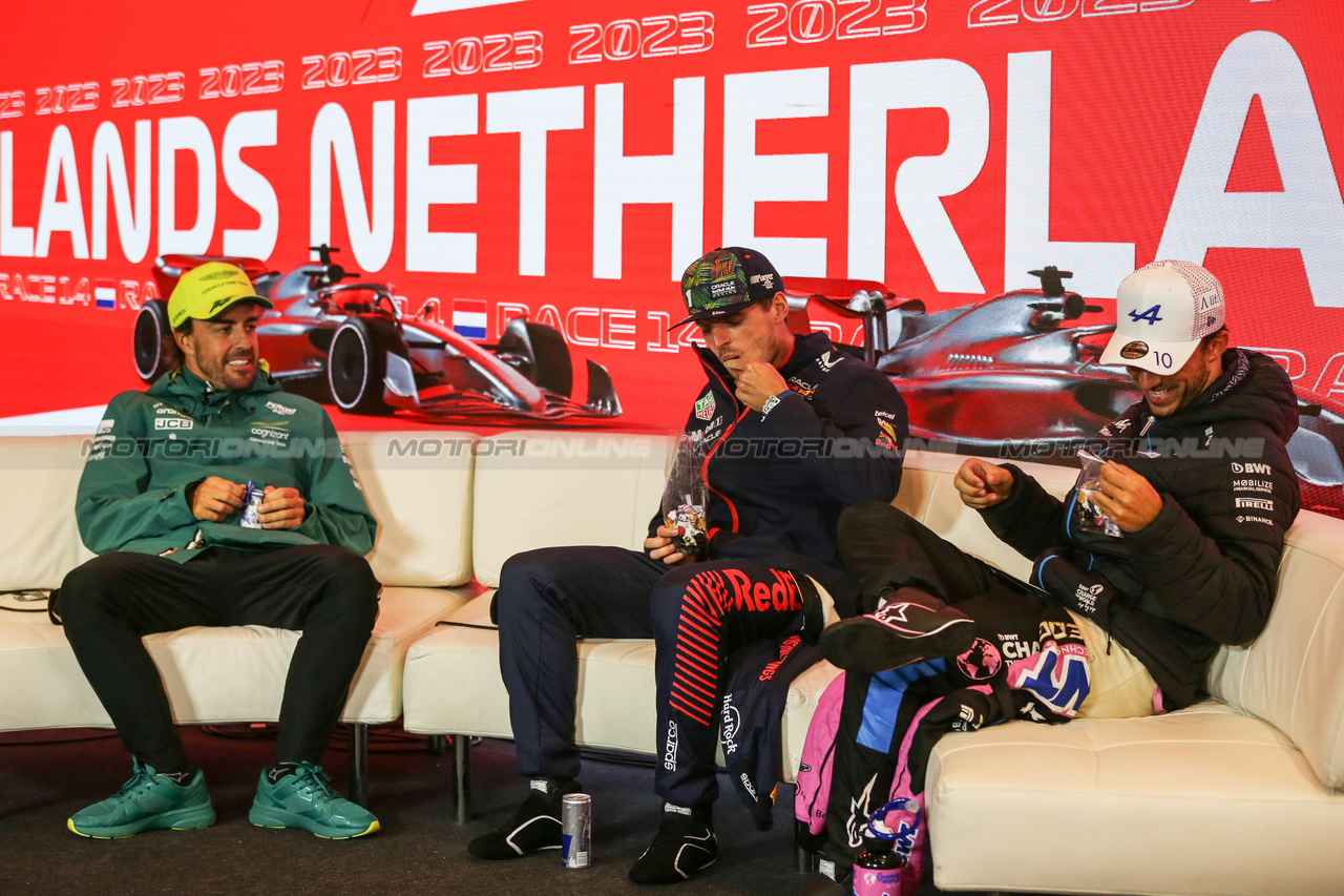 GP OLANDA, (L to R): Fernando Alonso (ESP) Aston Martin F1 Team; Max Verstappen (NLD) Red Bull Racing; e Pierre Gasly (FRA) Alpine F1 Team, in the post race FIA Press Conference.

27.08.2023. Formula 1 World Championship, Rd 14, Dutch Grand Prix, Zandvoort, Netherlands, Gara Day.

- www.xpbimages.com, EMail: requests@xpbimages.com © Copyright: XPB Images