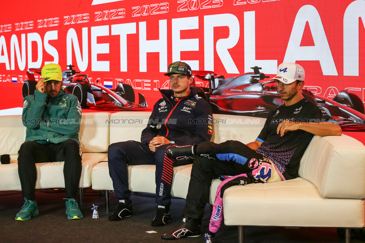 GP OLANDA, (L to R): Fernando Alonso (ESP) Aston Martin F1 Team; Max Verstappen (NLD) Red Bull Racing; e Pierre Gasly (FRA) Alpine F1 Team, in the post race FIA Press Conference.

27.08.2023. Formula 1 World Championship, Rd 14, Dutch Grand Prix, Zandvoort, Netherlands, Gara Day.

- www.xpbimages.com, EMail: requests@xpbimages.com © Copyright: XPB Images