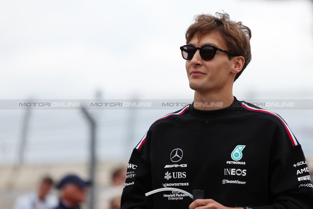 GP OLANDA, George Russell (GBR) Mercedes AMG F1 on the drivers' parade.

27.08.2023. Formula 1 World Championship, Rd 14, Dutch Grand Prix, Zandvoort, Netherlands, Gara Day.

 - www.xpbimages.com, EMail: requests@xpbimages.com © Copyright: Staley / XPB Images