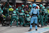 GP OLANDA, Fernando Alonso (ESP) Aston Martin F1 Team AMR23 makes a pit stop.
27.08.2023. Formula 1 World Championship, Rd 14, Dutch Grand Prix, Zandvoort, Netherlands, Gara Day.
- www.xpbimages.com, EMail: requests@xpbimages.com © Copyright: Bearne / XPB Images