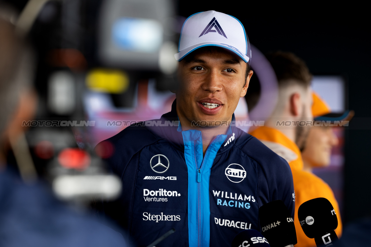 GP OLANDA, Alexander Albon (THA) Williams Racing.

24.08.2023. Formula 1 World Championship, Rd 14, Dutch Grand Prix, Zandvoort, Netherlands, Preparation Day.

 - www.xpbimages.com, EMail: requests@xpbimages.com © Copyright: Staley / XPB Images