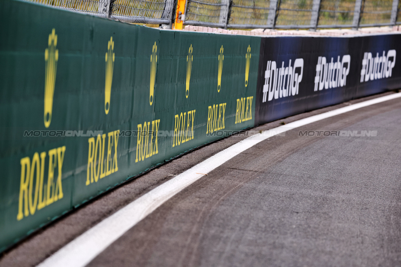 GP OLANDA, Circuit Atmosfera - final corner.

24.08.2023. Formula 1 World Championship, Rd 14, Dutch Grand Prix, Zandvoort, Netherlands, Preparation Day.

- www.xpbimages.com, EMail: requests@xpbimages.com © Copyright: Moy / XPB Images