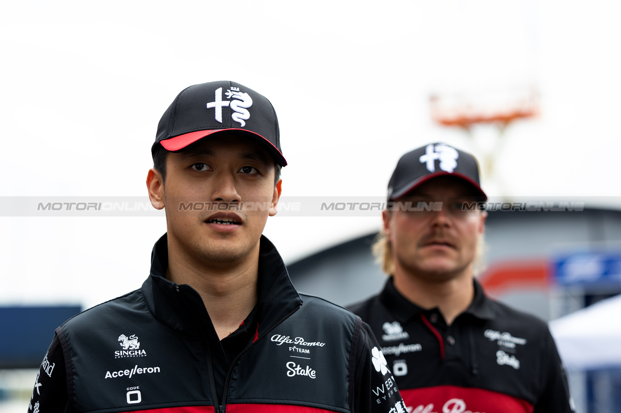 GP OLANDA, Zhou Guanyu (CHN) Alfa Romeo F1 Team with team mate Valtteri Bottas (FIN) Alfa Romeo F1 Team.

24.08.2023. Formula 1 World Championship, Rd 14, Dutch Grand Prix, Zandvoort, Netherlands, Preparation Day.

 - www.xpbimages.com, EMail: requests@xpbimages.com © Copyright: Staley / XPB Images