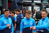 GP OLANDA, (L to R): Ben Jacobs (AUS) Williams Racing Personal Trainer with Logan Sargeant (USA) Williams Racing e Gaetan Jego, Williams Racing Gara Engineer.
24.08.2023. Formula 1 World Championship, Rd 14, Dutch Grand Prix, Zandvoort, Netherlands, Preparation Day.
 - www.xpbimages.com, EMail: requests@xpbimages.com © Copyright: Coates / XPB Images
