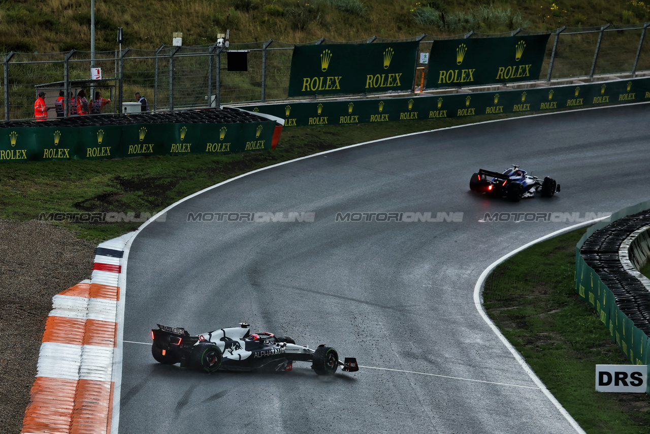 GP OLANDA, Liam Lawson (NZL) AlphaTauri AT04 spun in the third practice session.

26.08.2023. Formula 1 World Championship, Rd 14, Dutch Grand Prix, Zandvoort, Netherlands, Qualifiche Day.

 - www.xpbimages.com, EMail: requests@xpbimages.com © Copyright: Coates / XPB Images