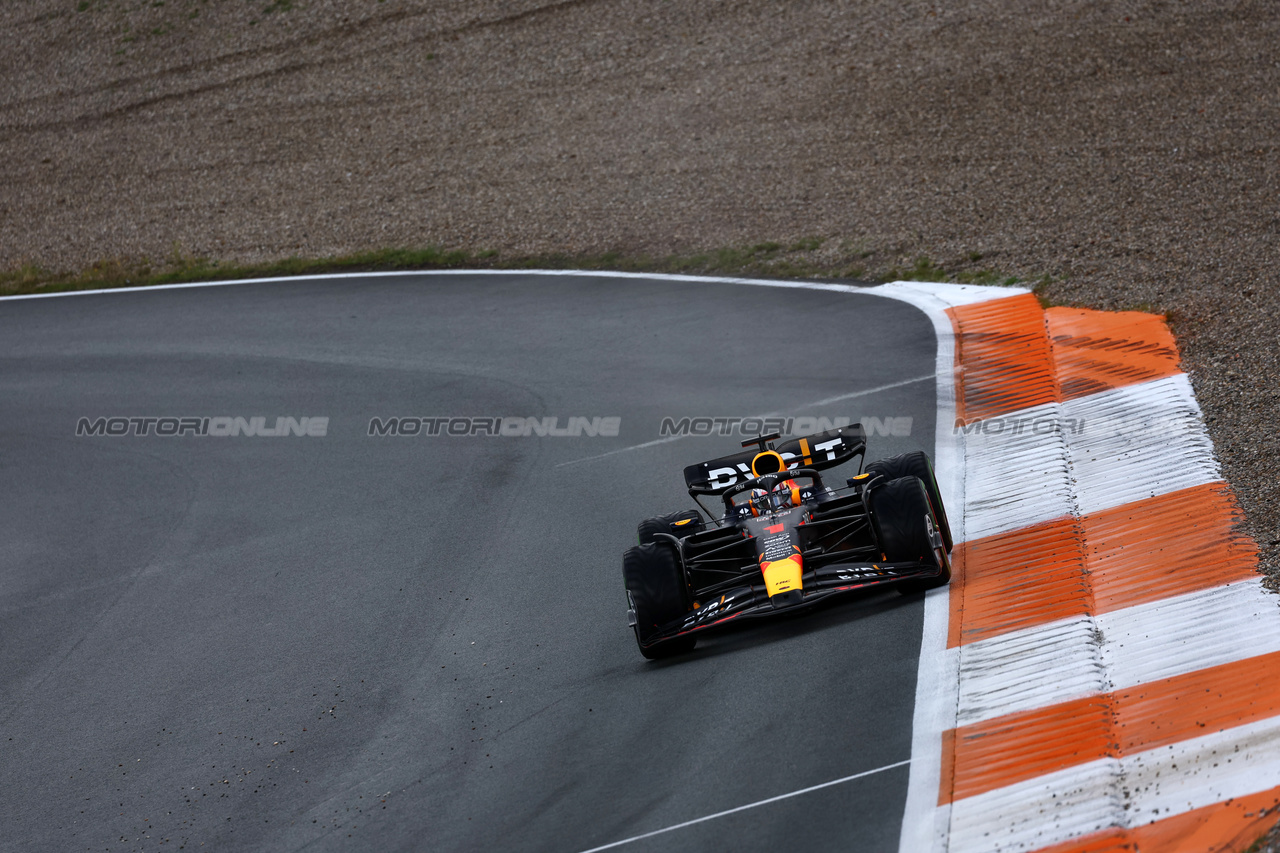 GP OLANDA, Max Verstappen (NLD) Red Bull Racing RB19.

26.08.2023. Formula 1 World Championship, Rd 14, Dutch Grand Prix, Zandvoort, Netherlands, Qualifiche Day.

 - www.xpbimages.com, EMail: requests@xpbimages.com © Copyright: Coates / XPB Images