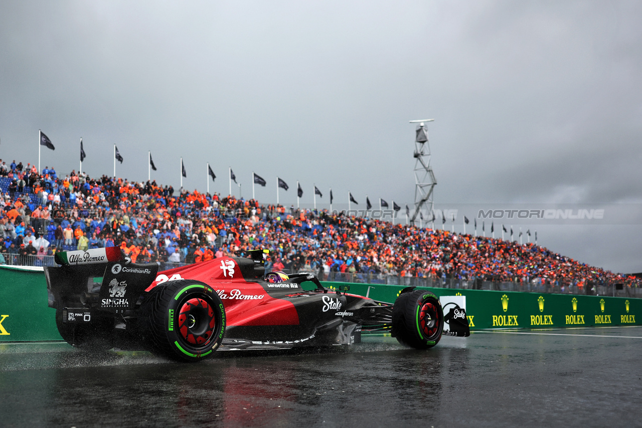 GP OLANDA, Zhou Guanyu (CHN) Alfa Romeo F1 Team C43.

26.08.2023. Formula 1 World Championship, Rd 14, Dutch Grand Prix, Zandvoort, Netherlands, Qualifiche Day.

- www.xpbimages.com, EMail: requests@xpbimages.com © Copyright: Bearne / XPB Images