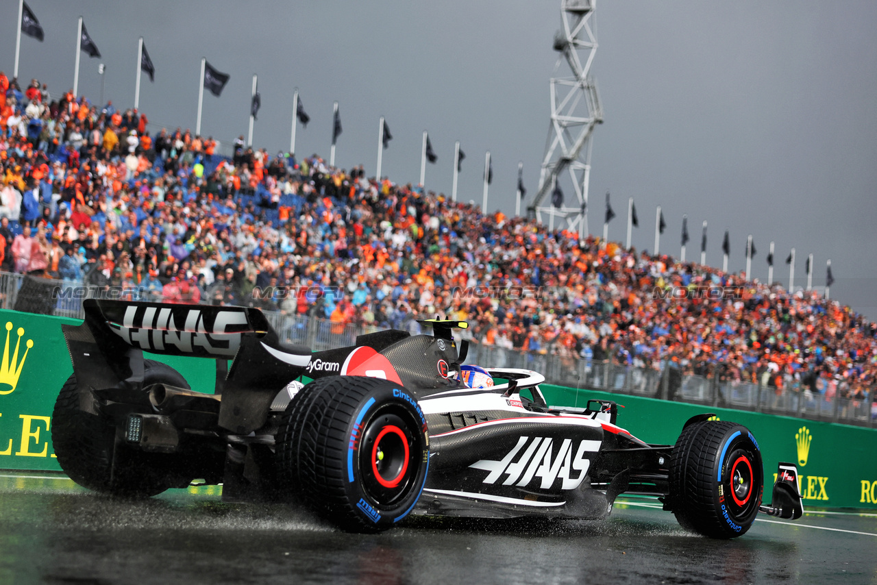 GP OLANDA, Nico Hulkenberg (GER) Haas VF-23.

26.08.2023. Formula 1 World Championship, Rd 14, Dutch Grand Prix, Zandvoort, Netherlands, Qualifiche Day.

- www.xpbimages.com, EMail: requests@xpbimages.com © Copyright: Bearne / XPB Images