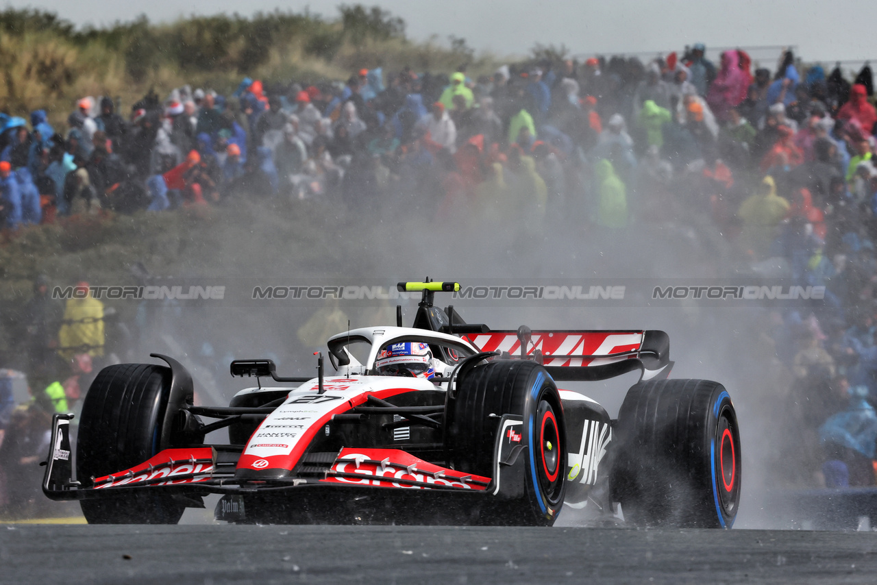 GP OLANDA, Nico Hulkenberg (GER) Haas VF-23.

26.08.2023. Formula 1 World Championship, Rd 14, Dutch Grand Prix, Zandvoort, Netherlands, Qualifiche Day.

- www.xpbimages.com, EMail: requests@xpbimages.com © Copyright: Miltenburg / XPB Images